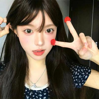 圆月映花都